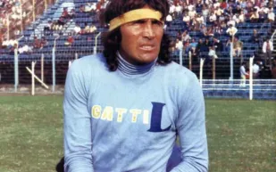 بعد وفاة هوغو غاتي.. تعرف على أبرز مشاركاته بالملعب (فيديو)