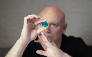 جوهرة نادرة تثير الترقب في مزاد بونهامز بسعر قد يصل لـ125 مليون دولار