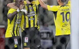 الاتحاد يتفوق على الاتفاق ويعزز صدارته في دوري روشن 