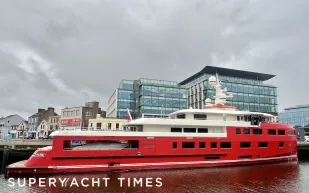 رصد اليخت Akula في كورك: أول يخت استكشافي فاخر من علامة روسينافي 