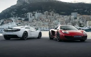 سيارة نادرة بلمسات "لويس هاميلتون" تُعرض للبيع في مزاد 