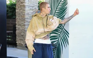 جاستن بيبر يفاجئ الجميع بانفجار غضب أمام الكاميرات (فيديو)