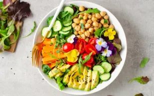 لماذا يُنصح بإدخال الحمص ضمن النظام الغذائي اليومي؟