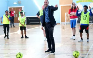  عفوية ملكية: الأمير ويليام يستعرض "مهاراته الكورية" أمام الحضور (فيديو)