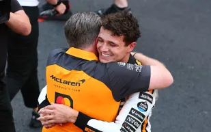 لاندو نوريس يحقق حلم الطفولة ويتوّج بفوزه الأول في جائزة موناكو الكبرى