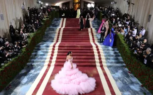  Met Gala 2025 يجمع 31 مليون دولار في أكبر حصيلة بتاريخ الحدث