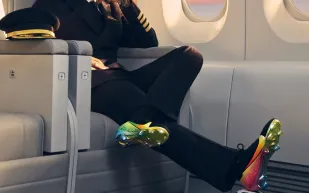 نايكي تُطلق أول حذاء بتوقيع فينيسيوس جونيور.. تصميم يحتفي بأصوله البرازيلية