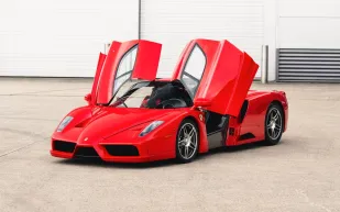 سيارة Ferrari Enzo تتجاوز سعر خيالي في مزاد الكتروني ينتهي 13 مايو الجاري