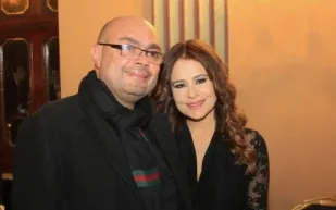 بعد رحيله.. من هو المنتج وليد مصطفى زوج الفنانة كارول سماحة؟