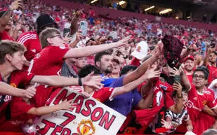 أكثر مما تتوقع.. ما القيمة المالية لمواجهة مانشستر يونايتد وتوتنهام؟