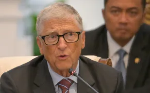 بيل جيتس يتبرع بثروته لمؤسسته ويغلقها بحلول 2045