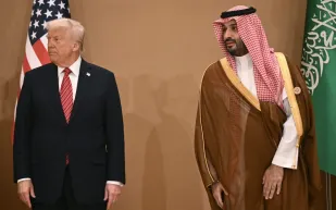 في أولى زياراته الخارجية.. ترامب يشيد بعلاقته الشخصية مع ولي العهد السعودي