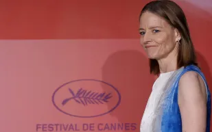 جودي فوستر من مهرجان كان: التمثيل ليس غاية.. بل وسيلة لنقل قصة حقيقية (فيديو) 