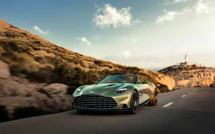 سيارة Aston Martin Vanquish Volante.. أرستقراطية ساحرة تعانق السماء