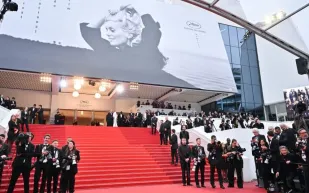 قبل انطلاقه.. مهرجان كان يحظر العري والملابس الجريئة