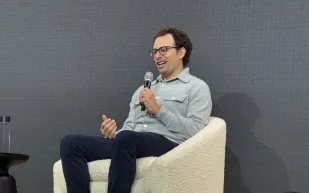 الرئيس التنفيذي لـAnthropic: نماذج الذكاء الاصطناعي تهلوس أقل من البشر!