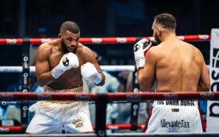 بادو جاك يحسم لقب WBC بفوز صعب في الرياض