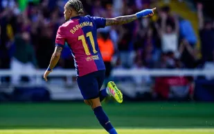 رافينيا يقترب من تحطيم رقم نيمار التاريخي مع برشلونة (فيديو)