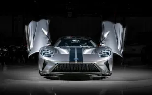  سيارة 2018 Ford GT تُعرض للبيع في مزاد بسعر يصل إلى مليون دولار