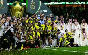 بعد الفوز بالكأس والدوري.. الاتحاد يفتح الباب للنصر للمشاركة الآسيوية