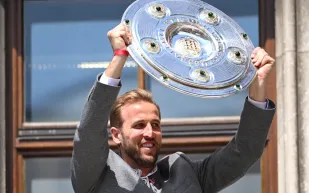 بعد تتويجه بجائزة أفضل لاعب في الموسم  بالدوري الألماني.. كم تبلغ ثروة هاري كين؟