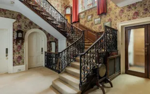 منزل ستانلي كوبريك في إنجلترا يُعرض للبيع مقابل 9 ملايين دولار