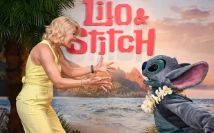 "ليلو وستيتش" يُشعل المنافسة السينمائية ويخطف الأضواء من توم كروز