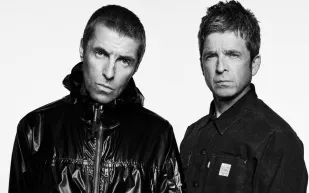 Oasis تتبرع بجيتار تاريخي لدعم المواهب الموسيقية في مدينتهم