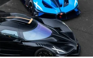 أمريكيان يتسلمان سيارتي Bugatti Bolide بقيمة 8 ملايين دولار