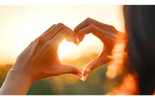 دراسة تكشف: الرجال يقعون في الحب أسرع من النساء