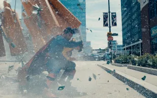 إعلان Superman الجديد: سوبرمان يوقف حربًا.. ولويس لين تطرح الأسئلة بعد اعتقاله