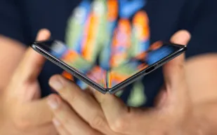 أنحف هاتف قابل للطي في العالم: أبرز مواصفات Magic V5 من Honor