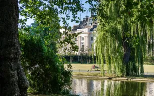 خلف واجهة من القرن الـ19.. قصر عصري في لندن يُباع بـ46 مليون دولار