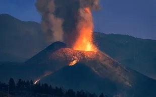 بركان في بوليفيا يهدد بالانفجار بعد 250 ألف عام من السكون 