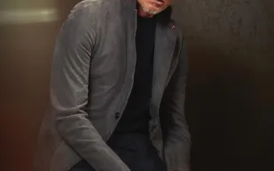 إريك دين يكشف معاناته مع مرض يهدد مسيرته التمثيلية (فيديو)