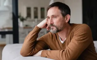 هل يجذب الاكتئاب العقل إلى الخطر؟ دراسة تكشف