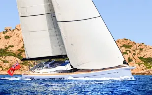 أويستر تكشف عن يختها الفاخر الجديد 805: يجمع بين الابتكار الشراعي والفخامة الآلية