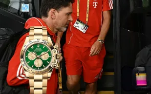 هاري كين يتألق بساعة Rolex Cosmograph Daytona نادرة 
