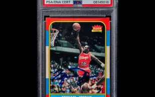 توقيع نادر وبطاقة أسطورية.. مايكل جوردن يتصدر مزاد Joopiter