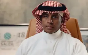 رئيس النصر السابق يعلّق على إقالة ماجد الجمعان.. ماذا قال؟