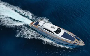 رحلة في عالم الإبحار الراقي: أفضل وجهات اليخوت الفاخرة في العالم