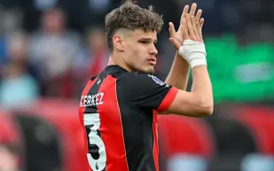 ليفربول يُراهن على موهبة مجرية لتعزيز الجبهة اليسرى