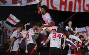 تشكيلة ريفر بليت أمام أوراوا.. ماستانتونو يقود الهجوم 