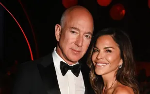 من لوحات فيرونيز إلى قائمة المشاهير.. زفاف بيزوس يتحوّل إلى عرض أسطوري