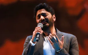 تامر حسني يشعل مسرح أبو بكر سالم ضمن كأس العالم للألعاب الإلكترونية