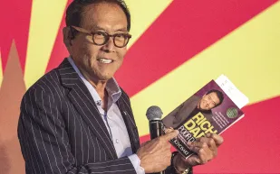 هل تطيح الفضة بالذهب؟ رؤية كيوساكي الاستثمارية تُثير الجدل