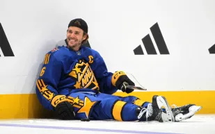 Royal Oak Mini: لمسة ذهبية فاخرة على معصم جاستن بيبر 