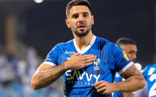 نجم الهلال على رادار ميلان.. هل يغادر ألكسندر ميتروفيتش قريبًا؟ 