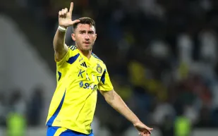 رحيل لابورت عن النصر يقترب.. ونادٍ إيطالي يراقب بصمت