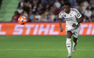 فينيسيوس يحذّر من الإعصار القادم.. هل يفلت الملكي من فخ الهلال؟